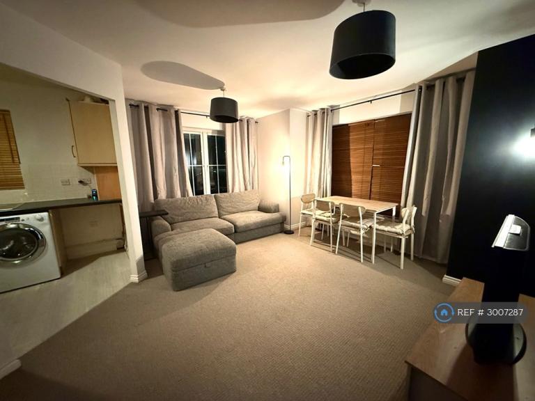 Flat Flaxlands Row in Olney