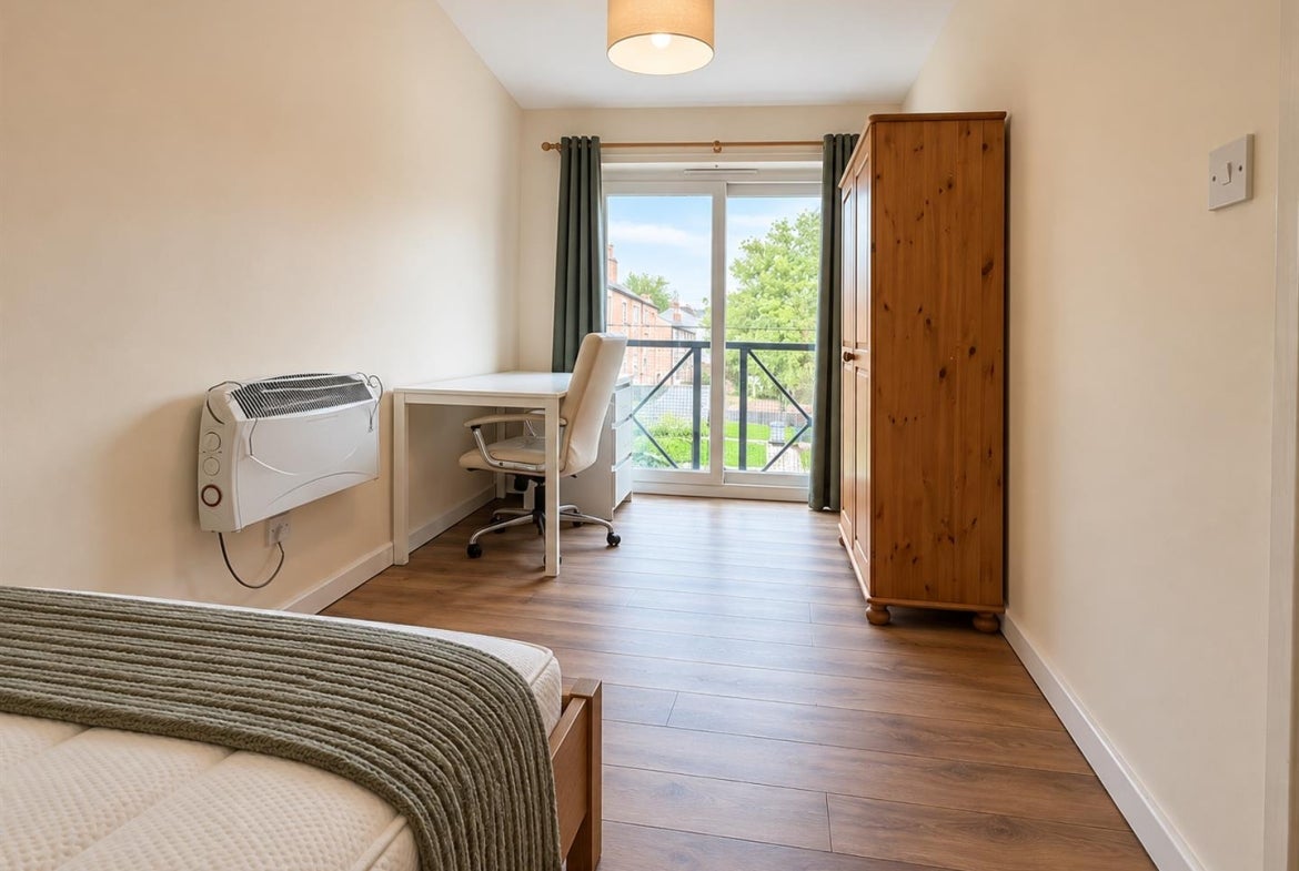 Flat Broomspring Close in Sheffield