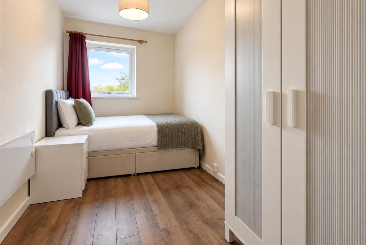 Flat Broomspring Close in Sheffield