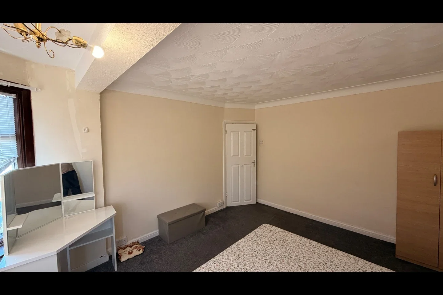 Room Springfield Drive in Greater London