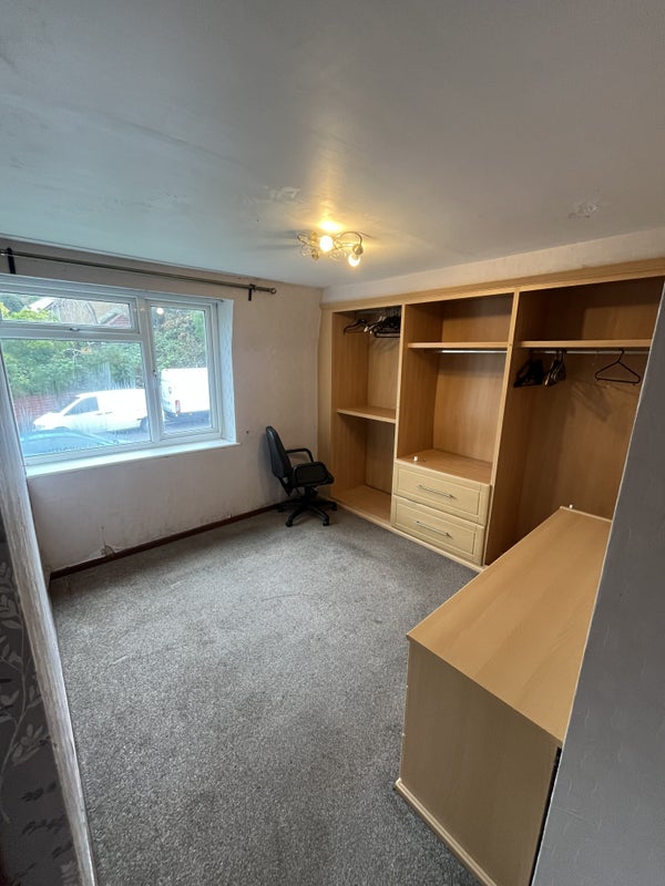 Room Perrott Road in Bristol