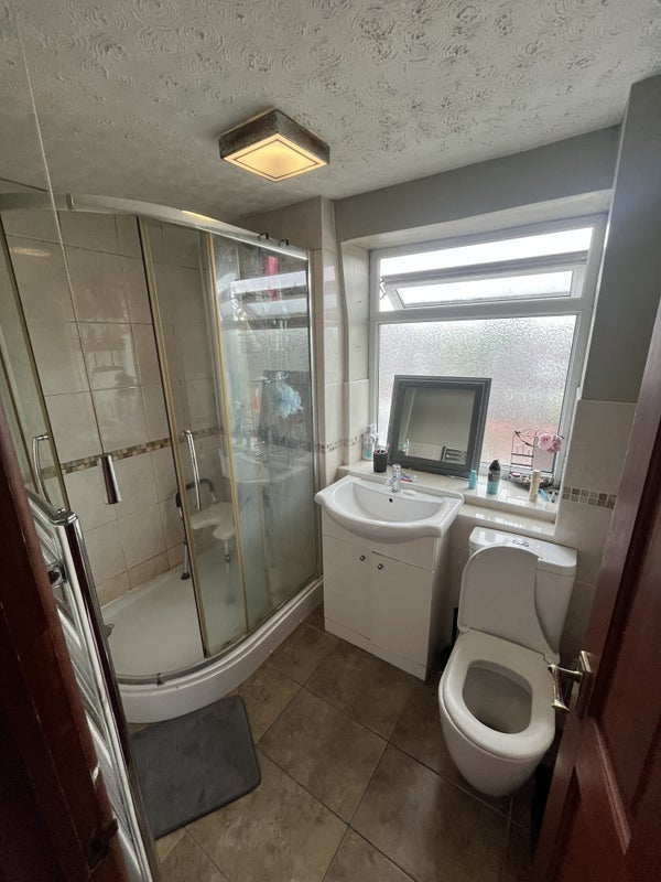 Room Perrott Road in Bristol