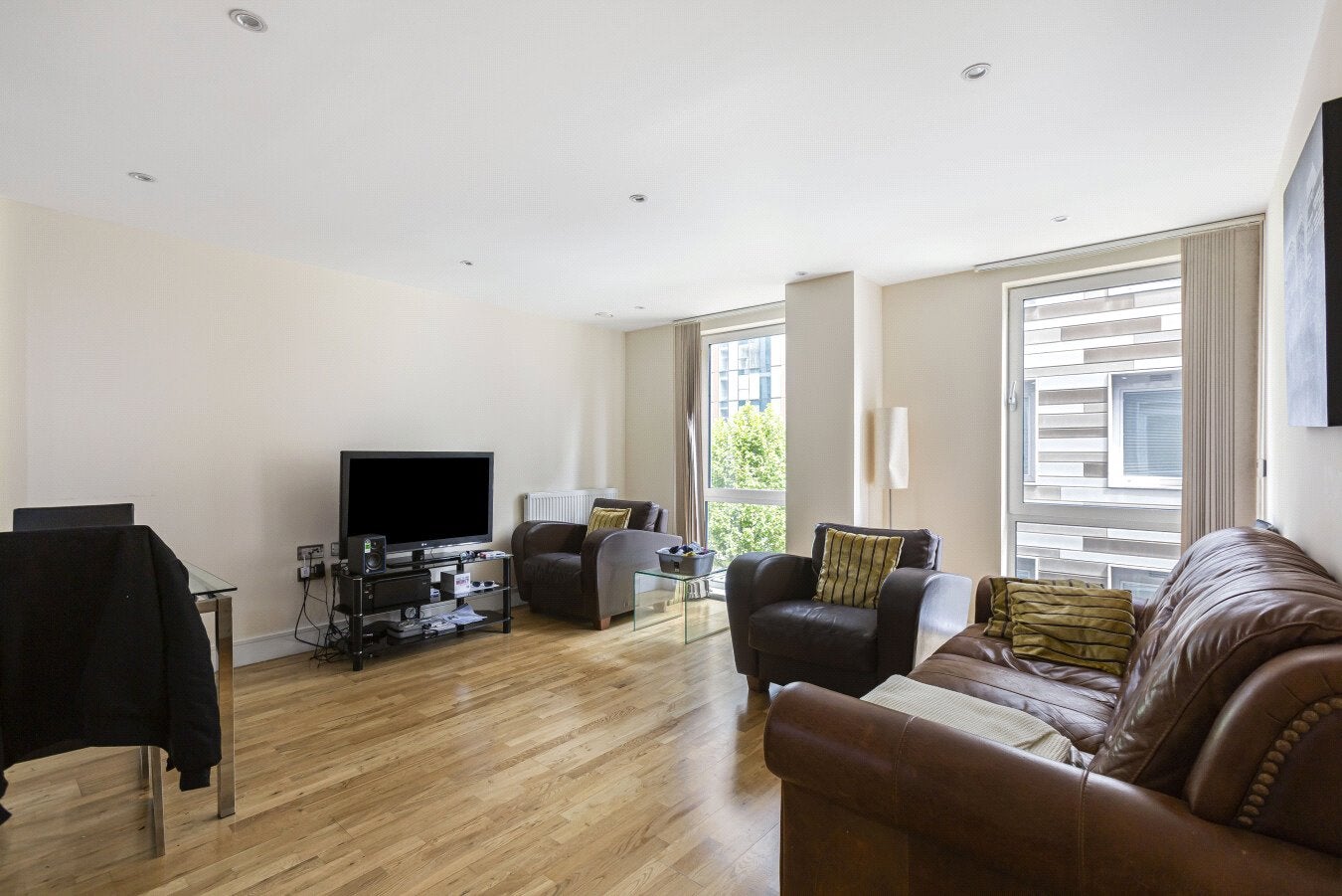 Flat Cassilis Road in Greater London