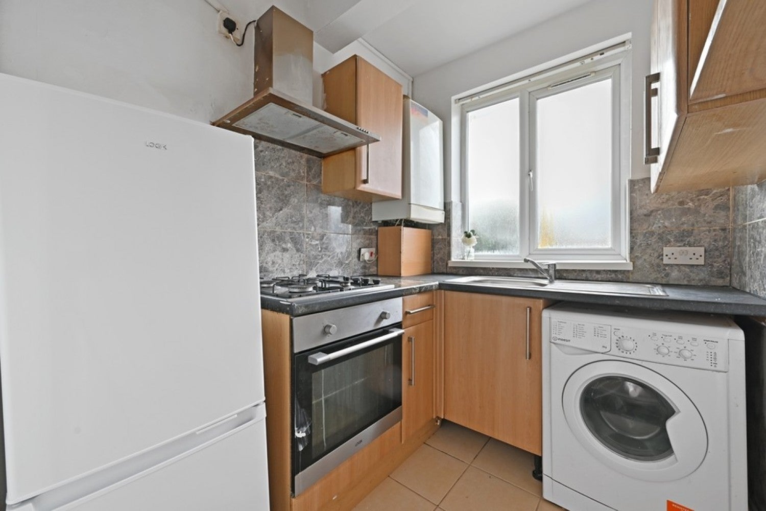 Flat Beechmount Avenue in Greater London