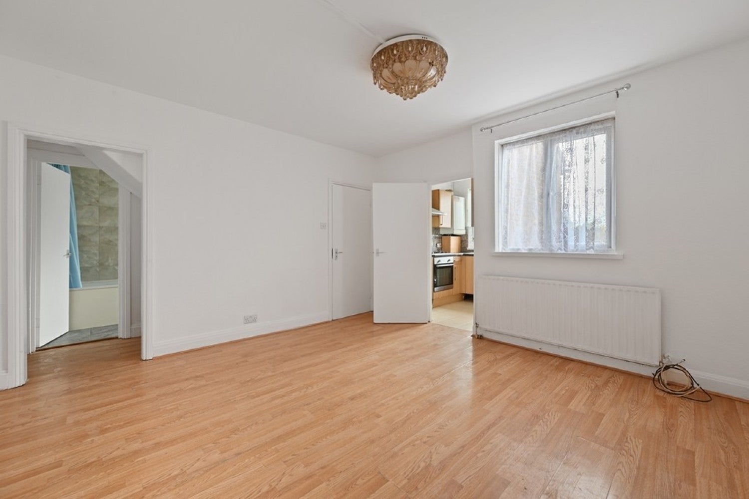Flat Beechmount Avenue in Greater London