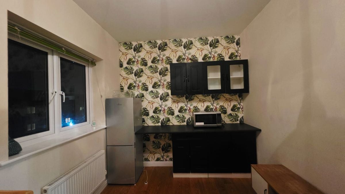 Flat Mawney Close in London
