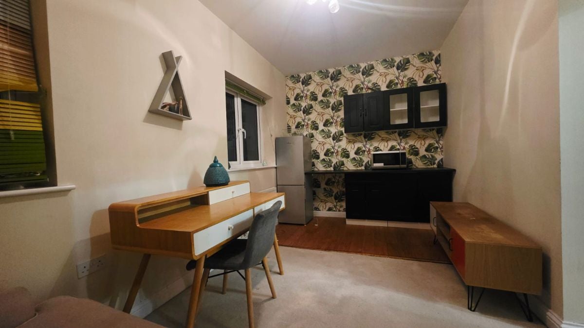 Flat Mawney Close in London