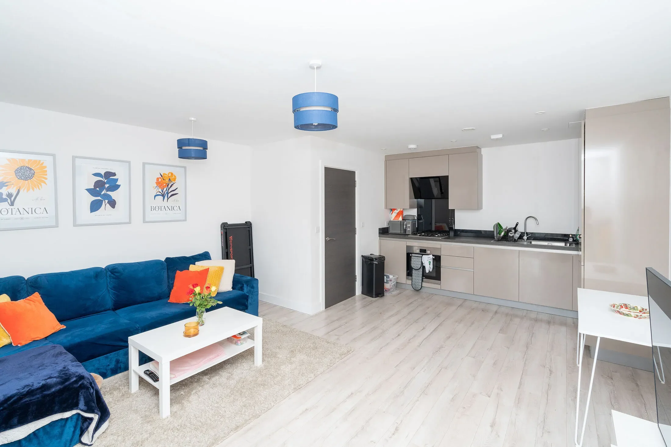 Flat Leavesden Road in Watford