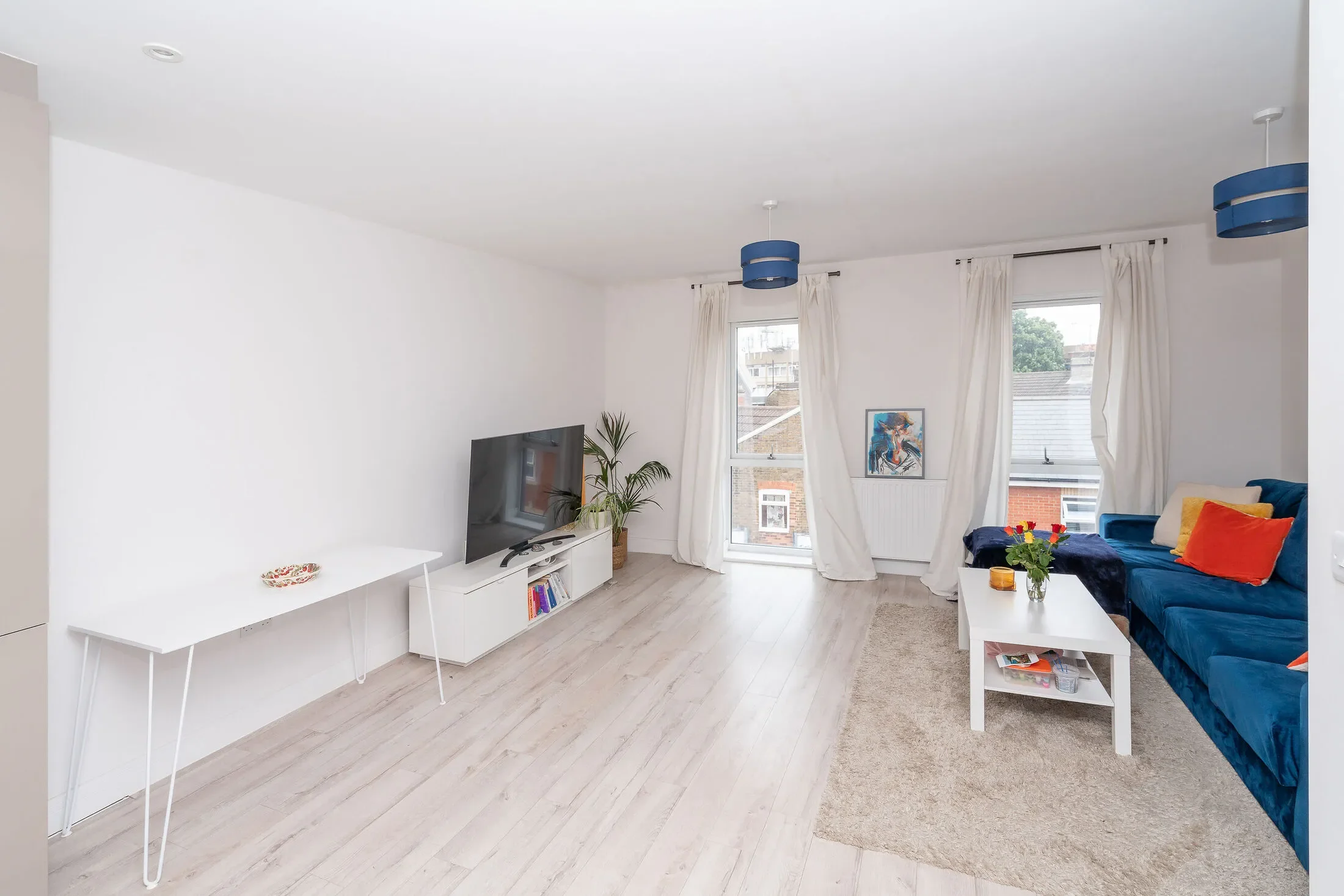 Flat Leavesden Road in Watford