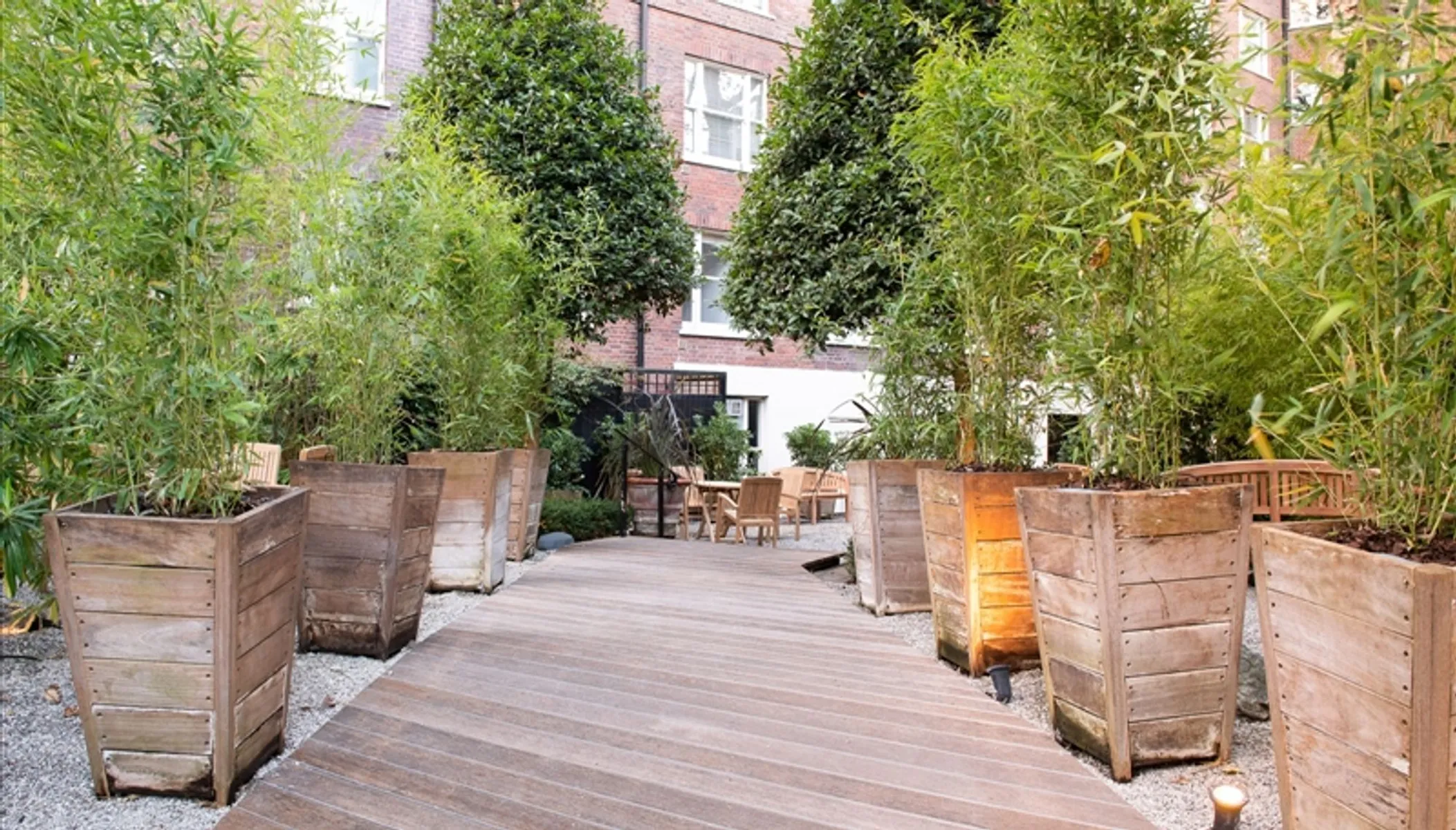 Flat Hill Street in City of Westminster