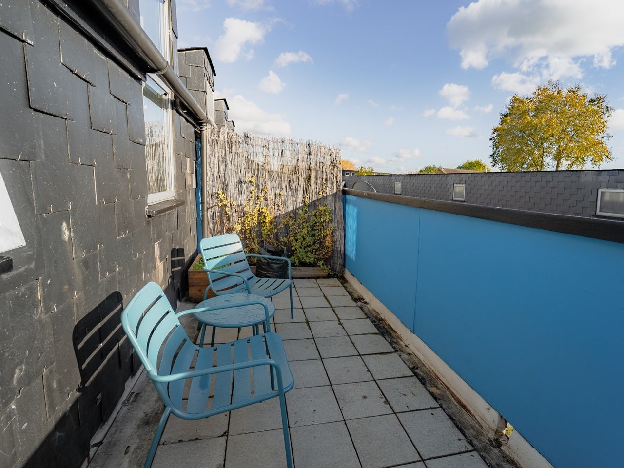 Flat Mostyn Road in Greater London