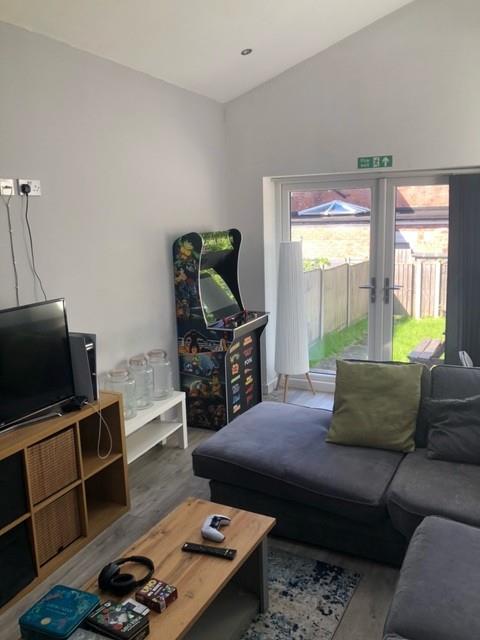 Room Terry Road in Coventry