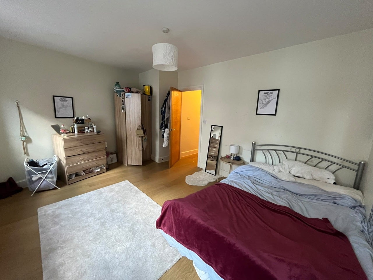 Flat Hessel Street in Greater London