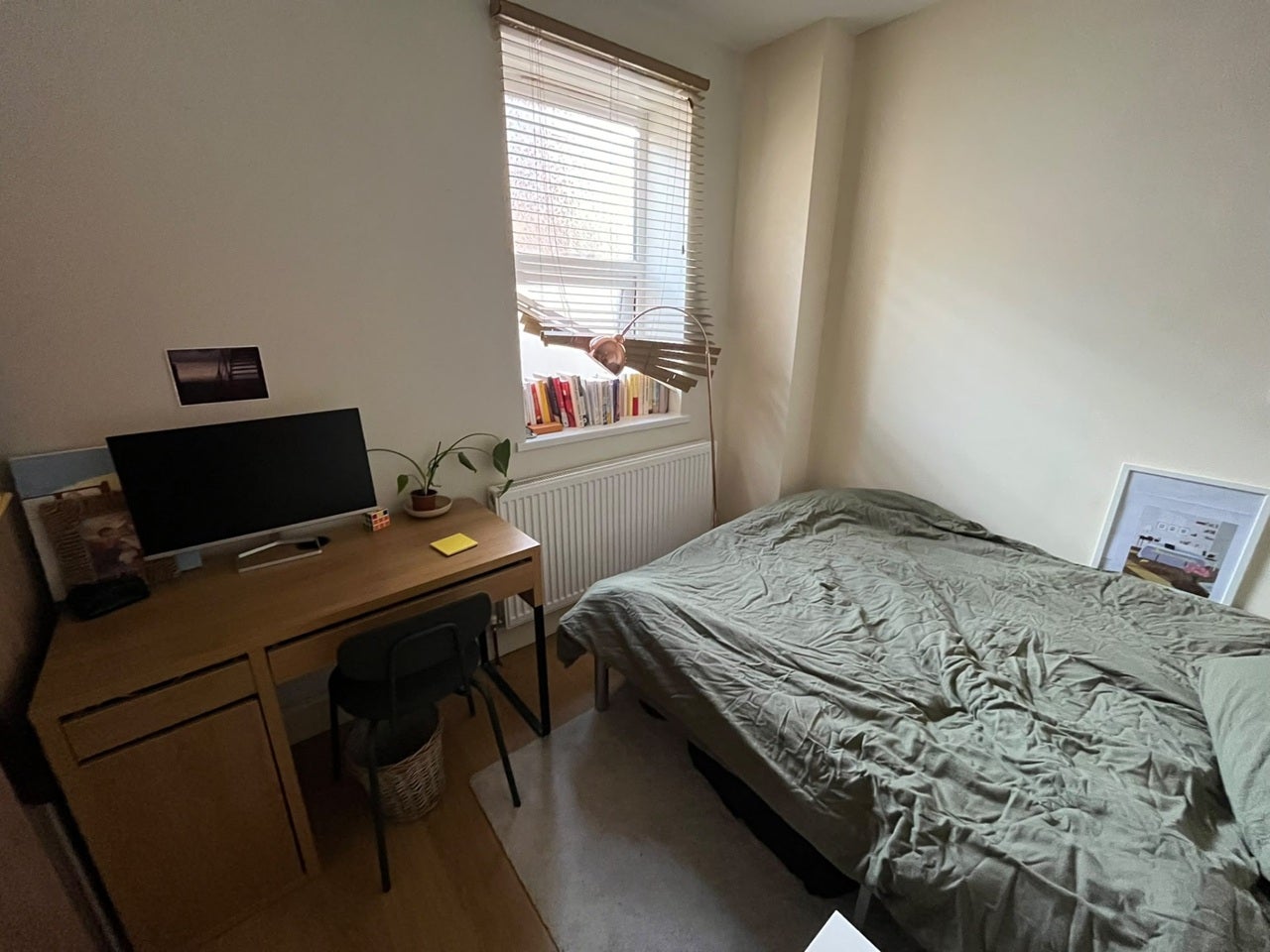 Flat Hessel Street in Greater London