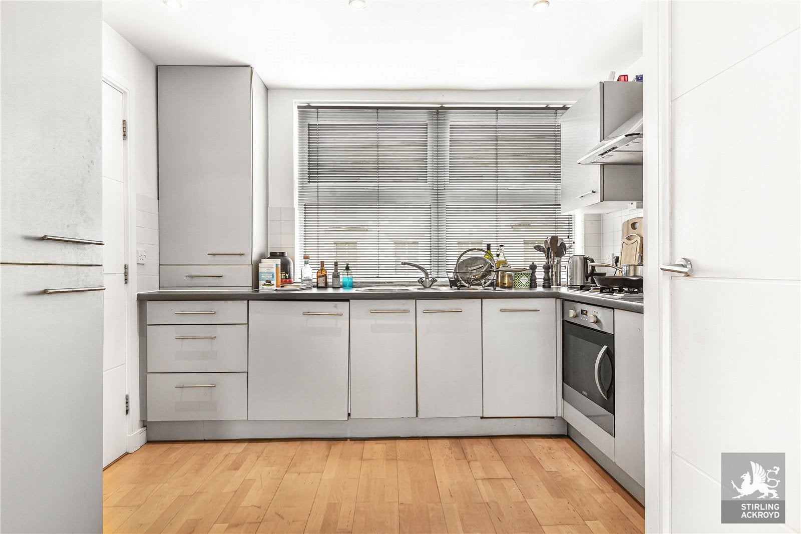 Flat Reading Lane in Greater London