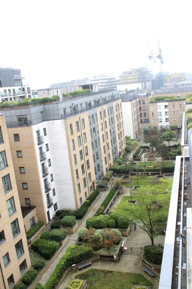 Flat Townmead Road in Greater London