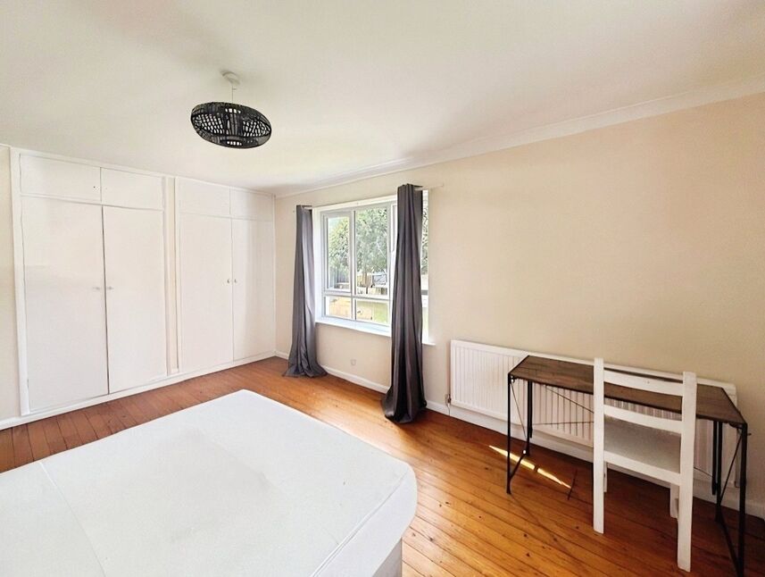 Flat St Leonard's Road in Greater London