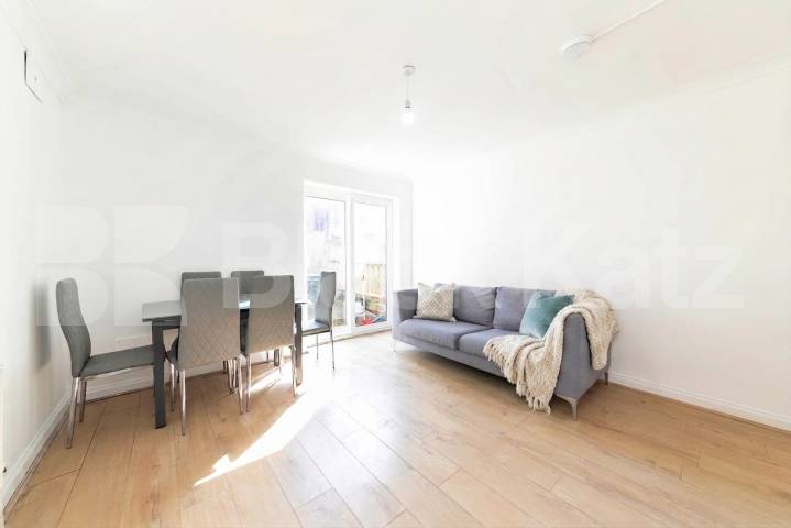Flat Iverson Road in Greater London