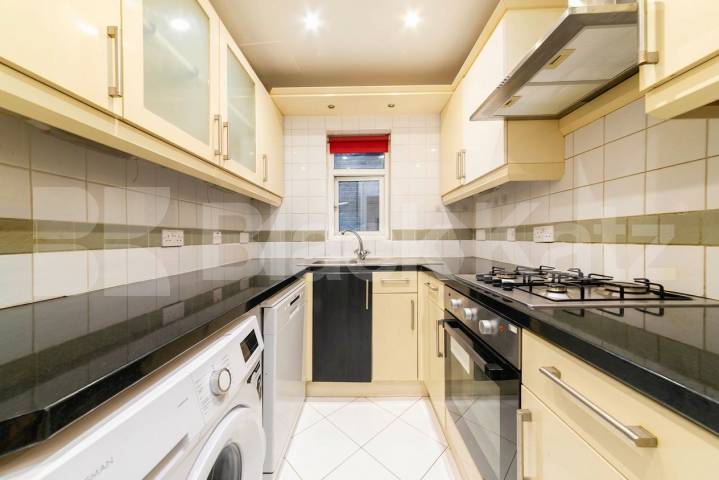Flat Iverson Road in Greater London