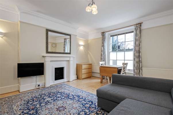 Flat Claremont Square in Greater London