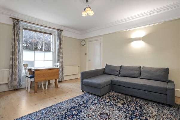 Flat Claremont Square in Greater London