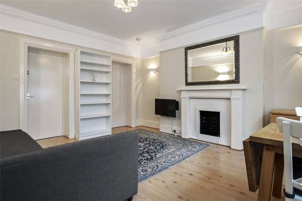 Flat Claremont Square in Greater London