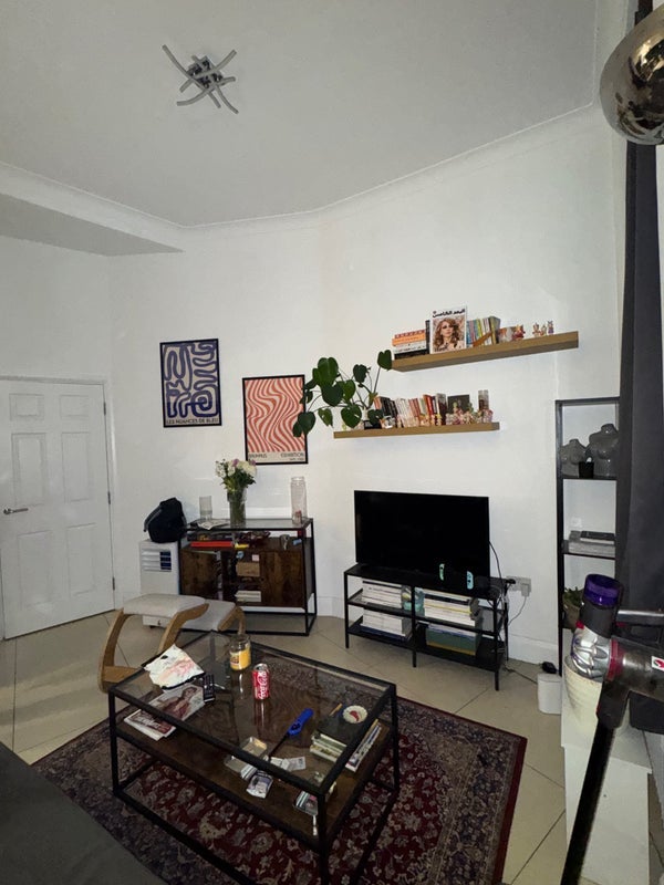 Room Commercial Street in Greater London