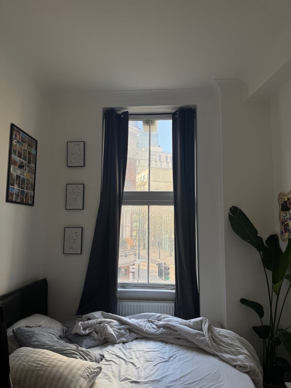 Room Commercial Street in Greater London