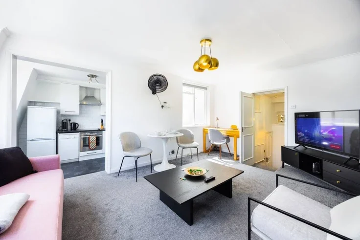 Flat Rutland Gate in City of Westminster