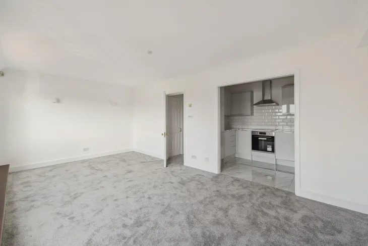 Flat Wapping Wall in Greater London