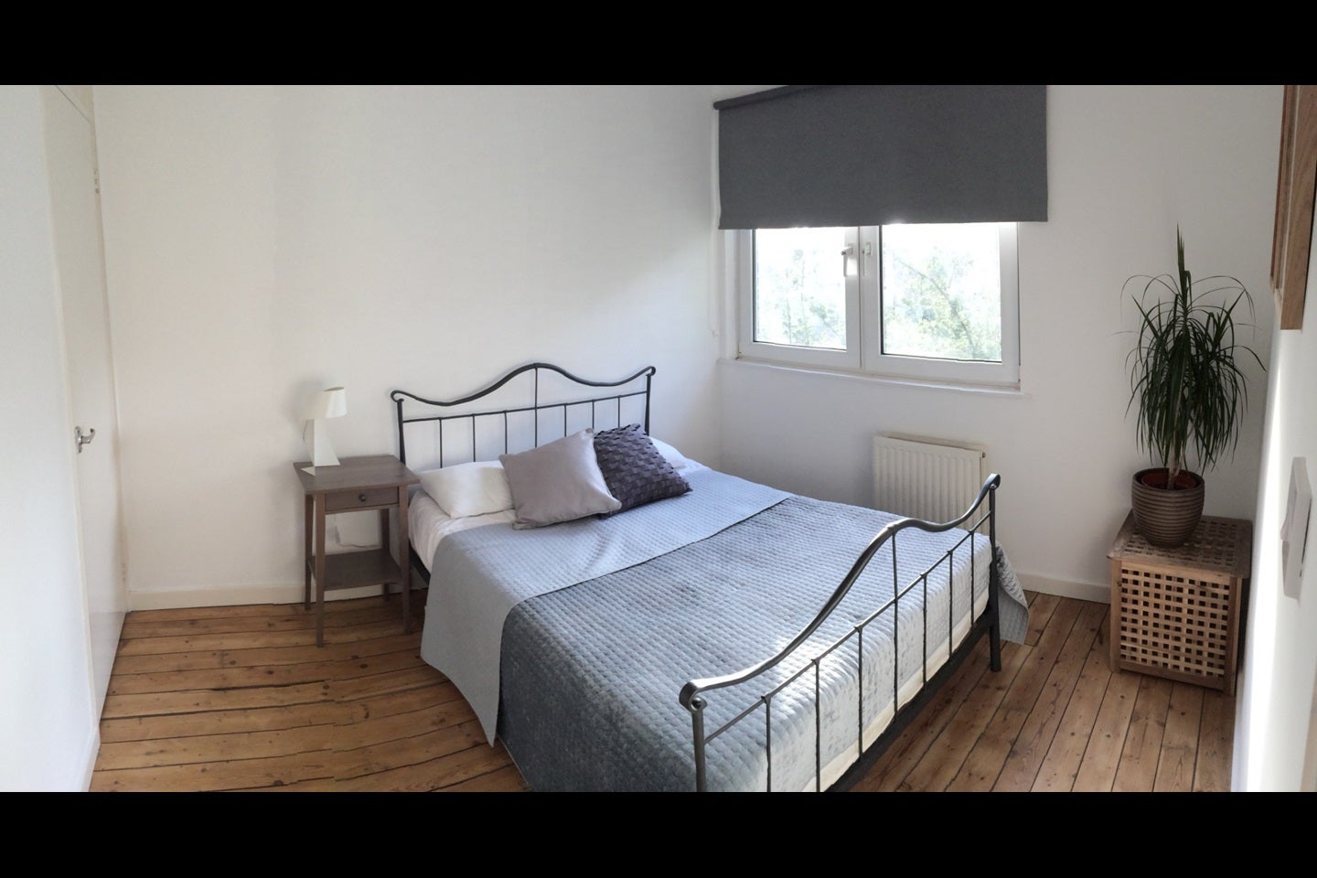 Flat Tredegar Road in Greater London
