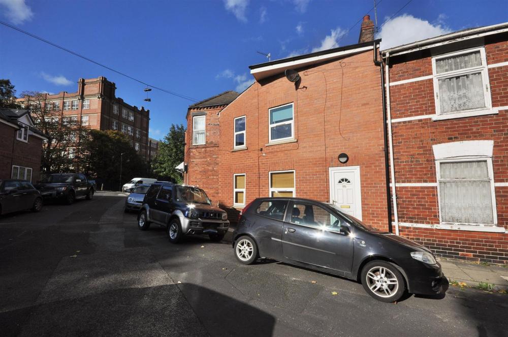 Flat Kitchener Street in York