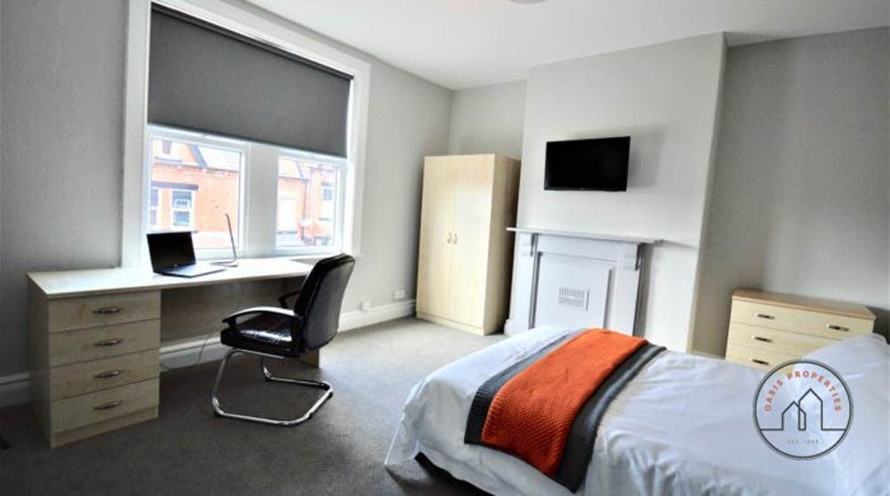 House Raven Road in Leeds