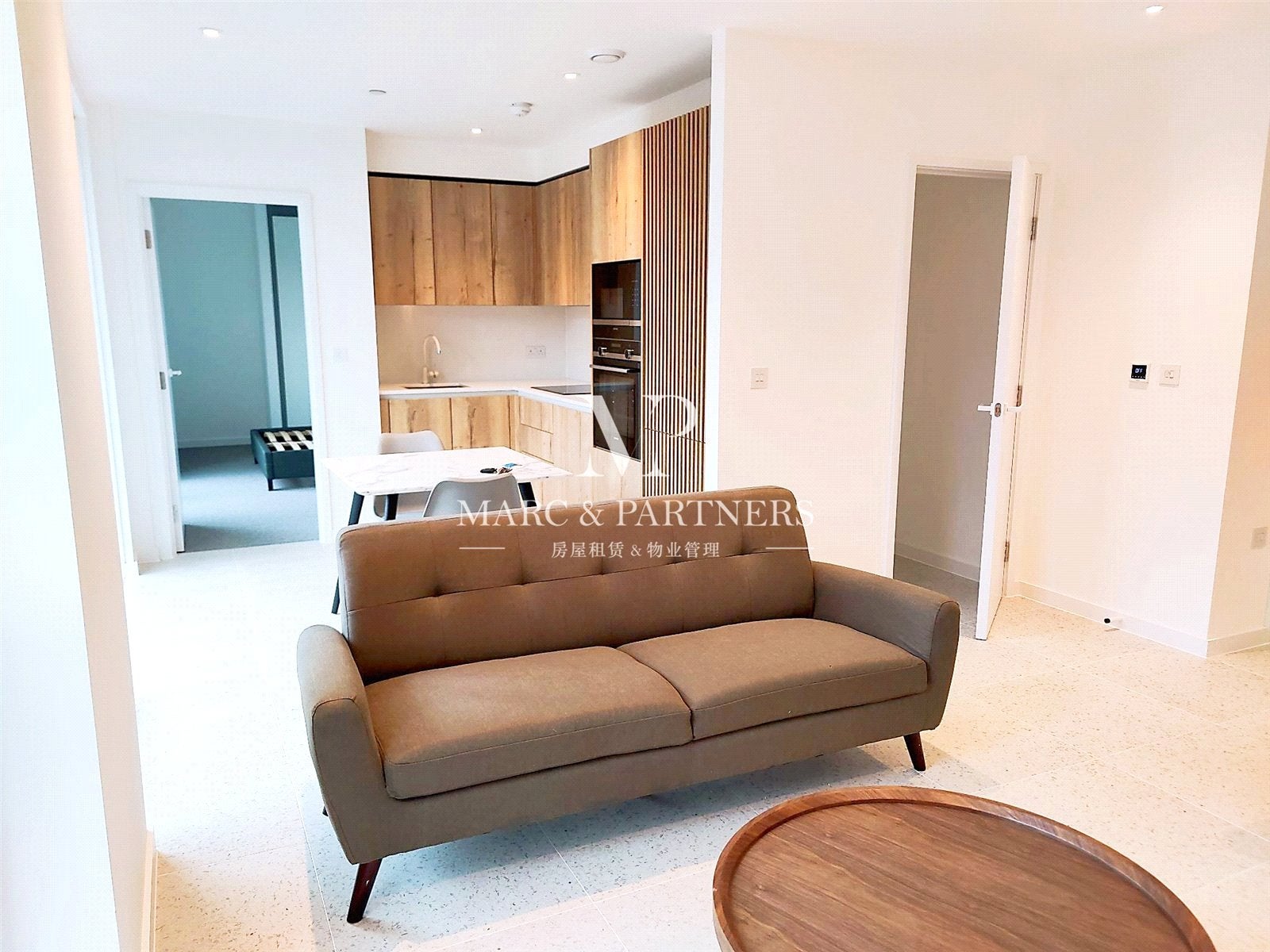 Flat Cendal Crescent in Greater London