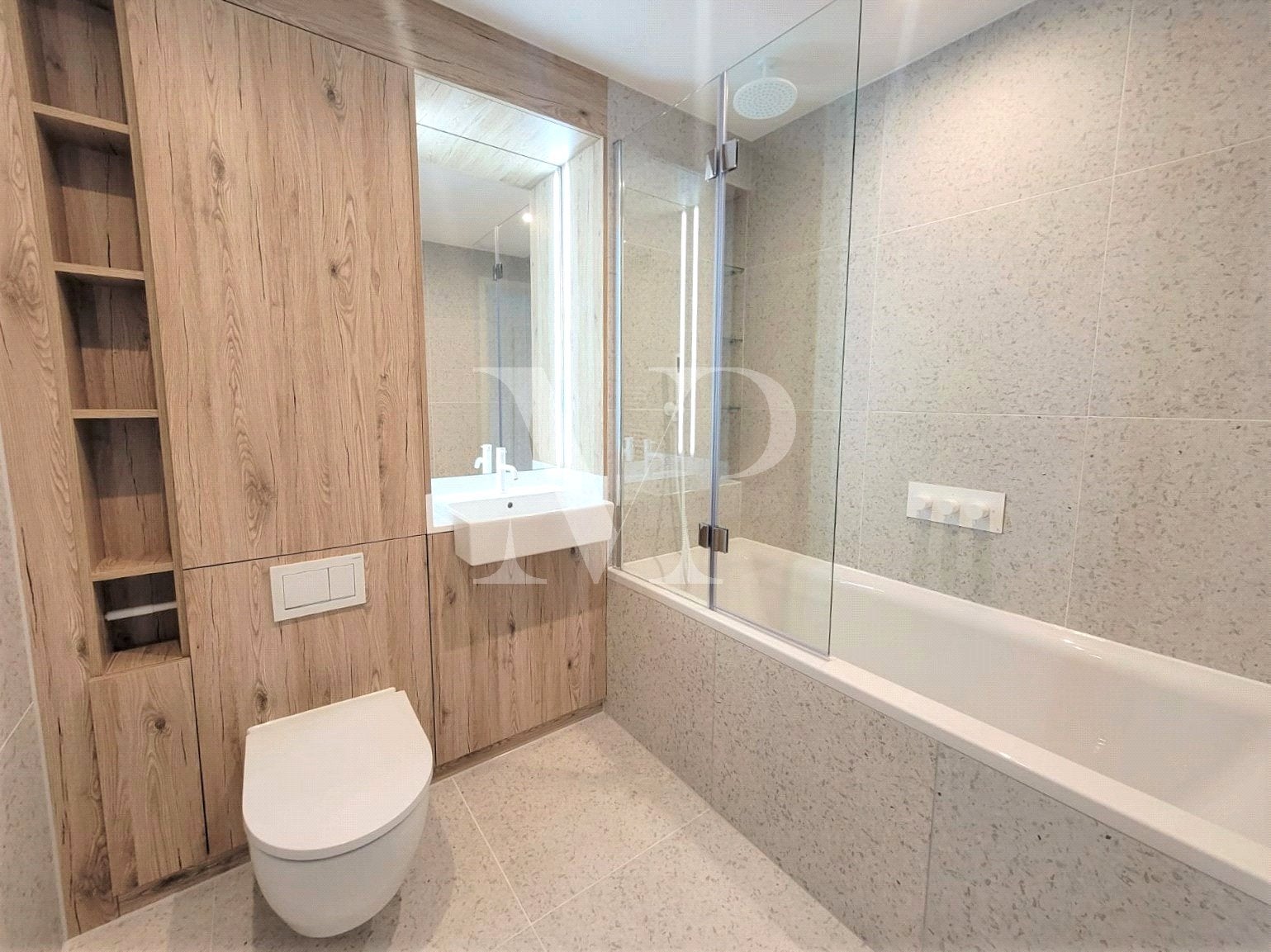 Flat Cendal Crescent in Greater London