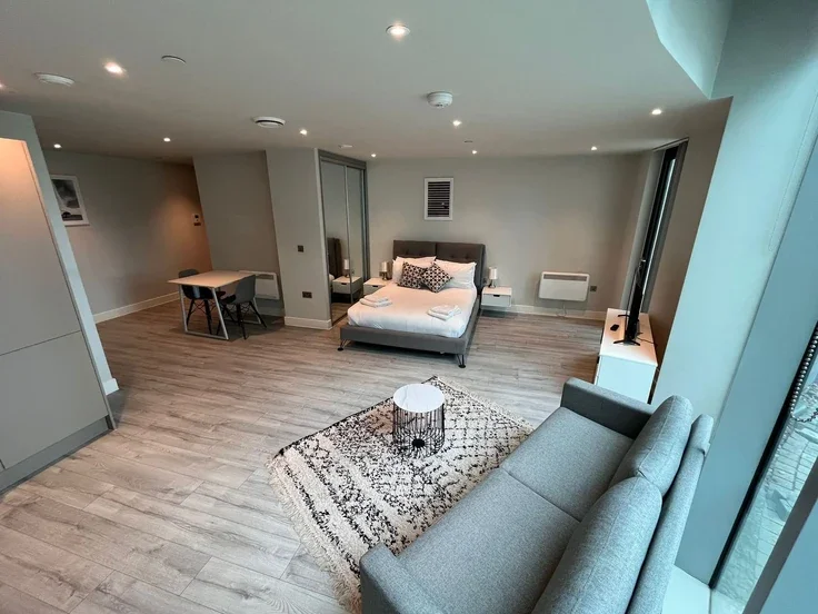 Flat Wokingham Road in Bracknell