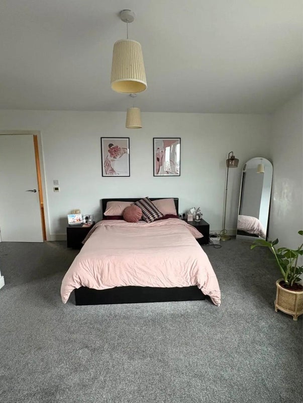 Flat Hay Close in Greater London