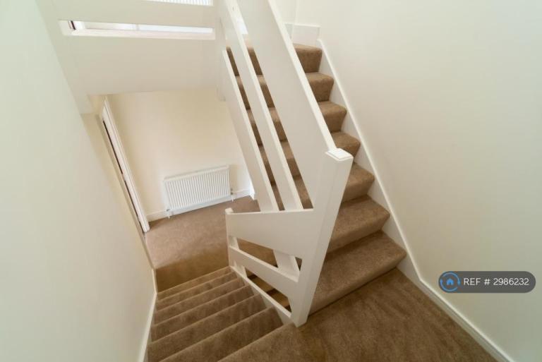 House Smalley Close in Greater London