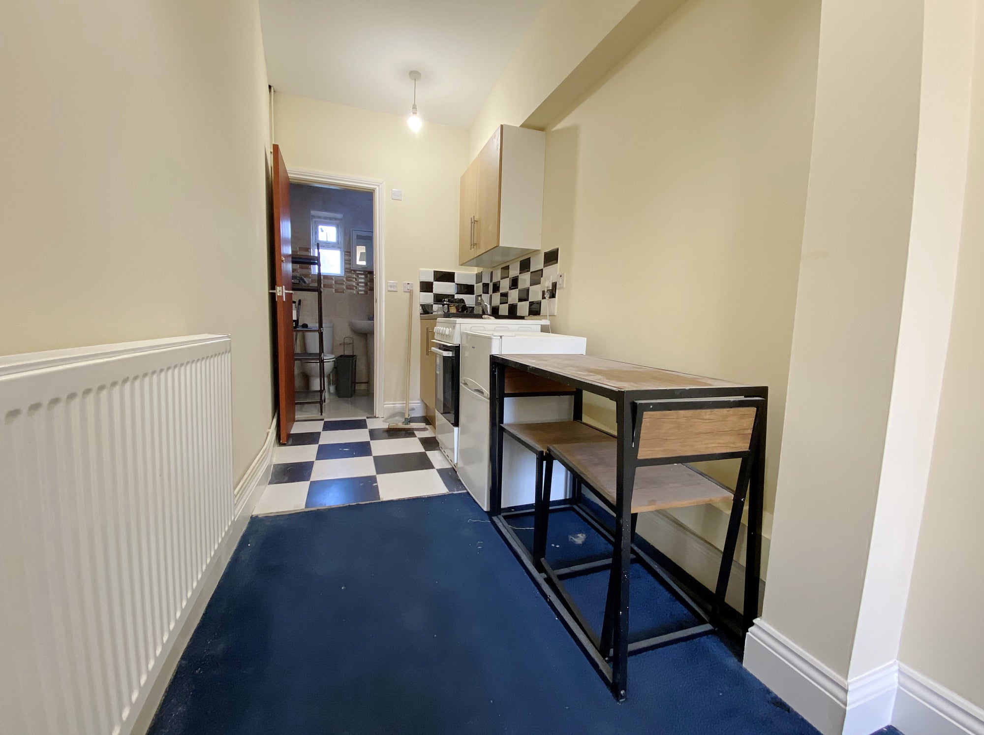 Room Oak Avenue in Greater London
