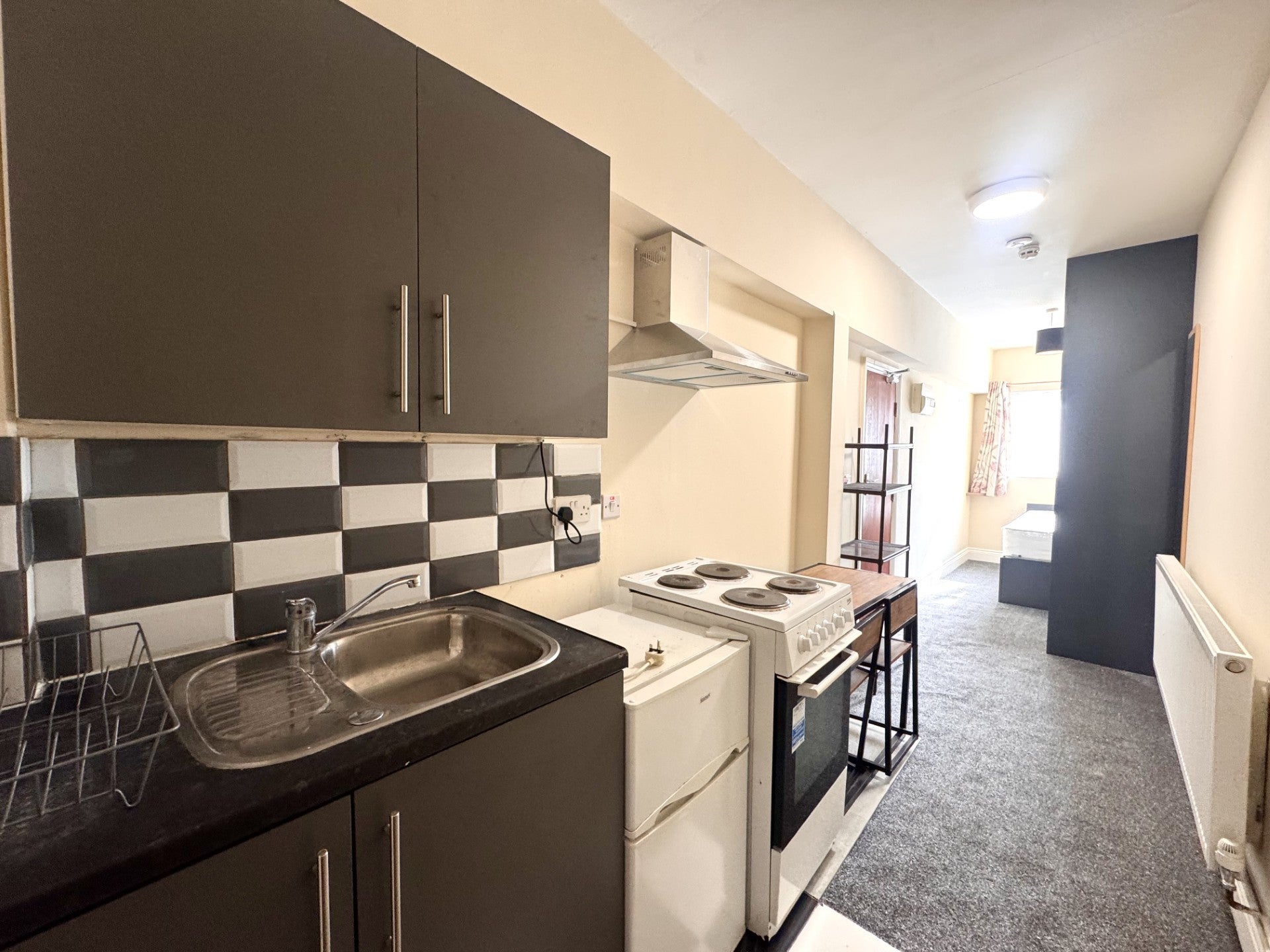Room Oak Avenue in Greater London