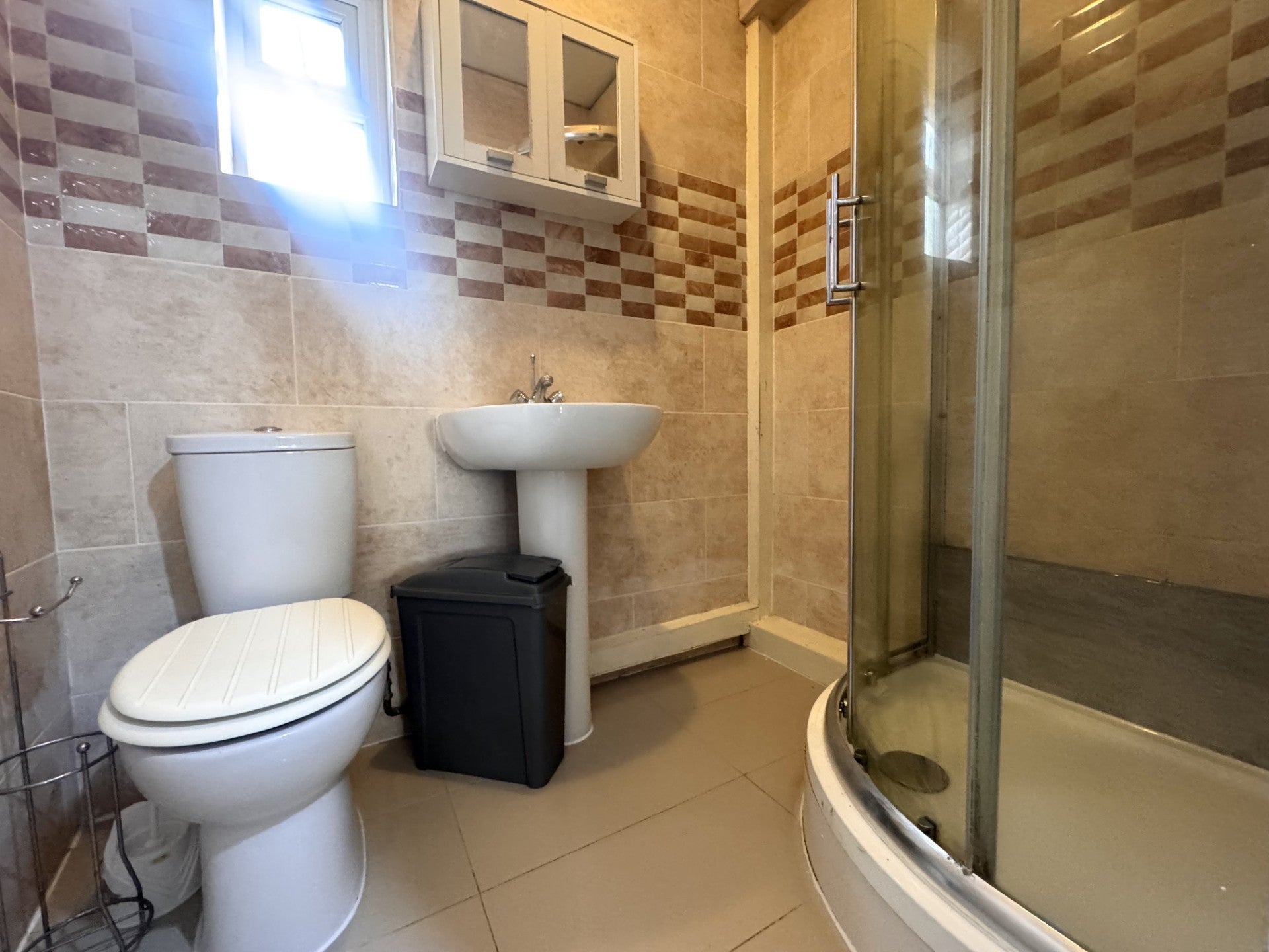 Room Oak Avenue in Greater London