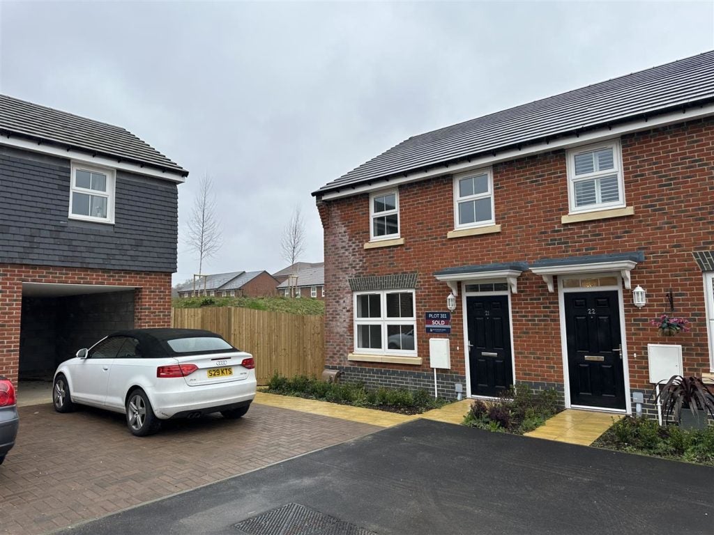 Flat Mortimer Place in Poole
