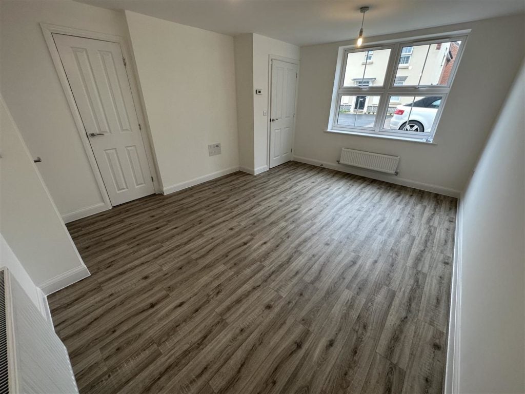Flat Mortimer Place in Poole