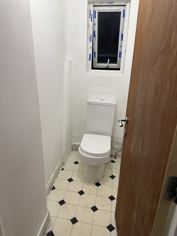Room Brownhill Road in Greater London