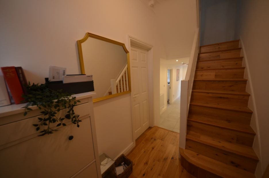 Room Andalus Road in Greater London