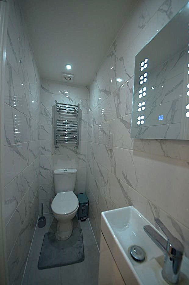 Room Andalus Road in Greater London