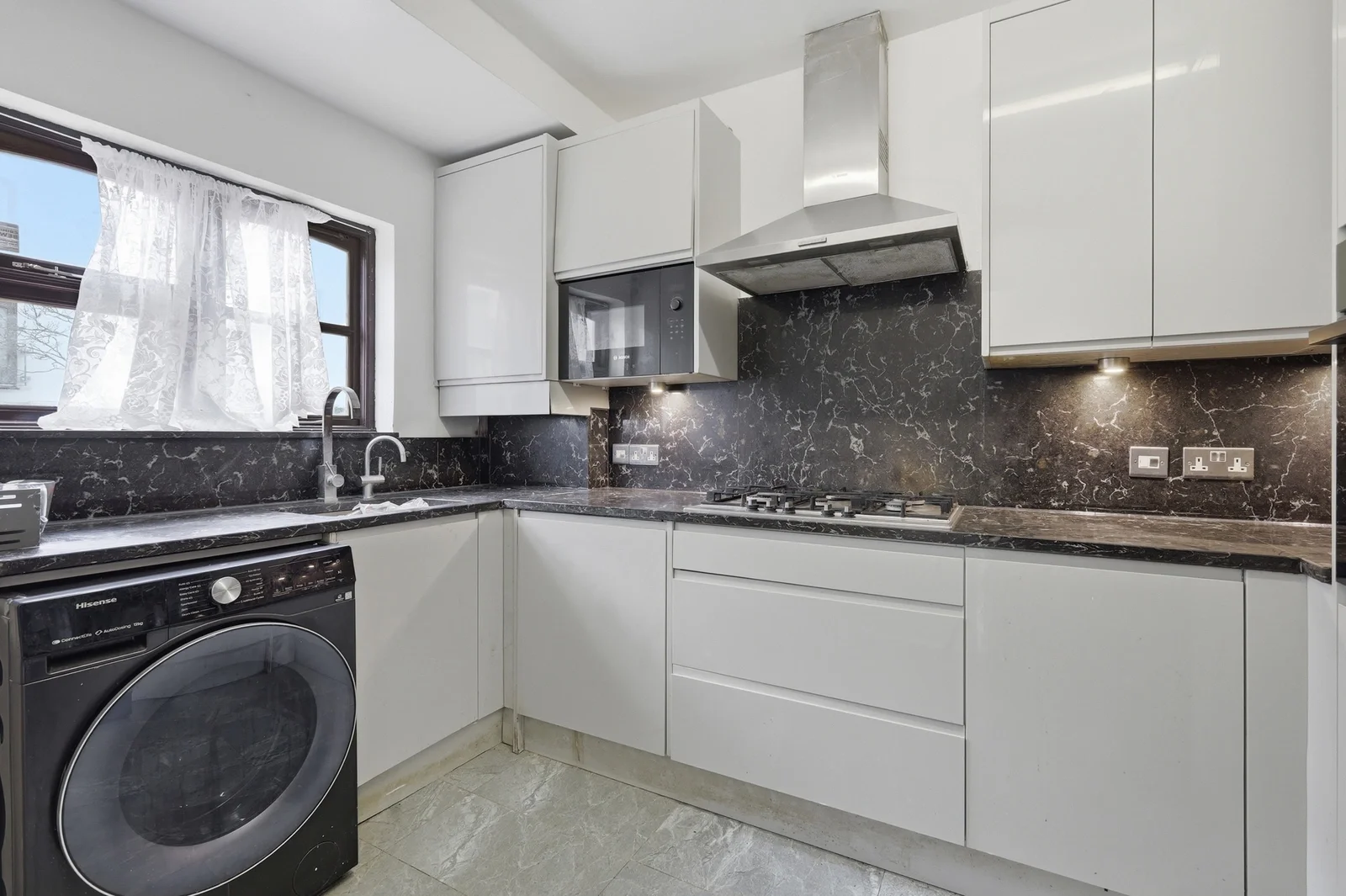 House Wrights Road in Greater London