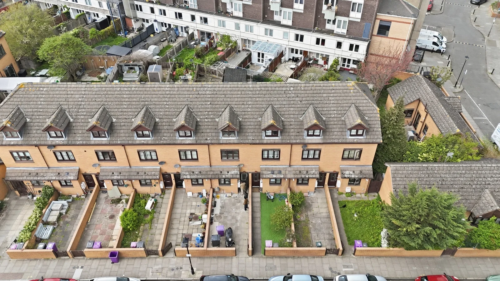House Wrights Road in Greater London