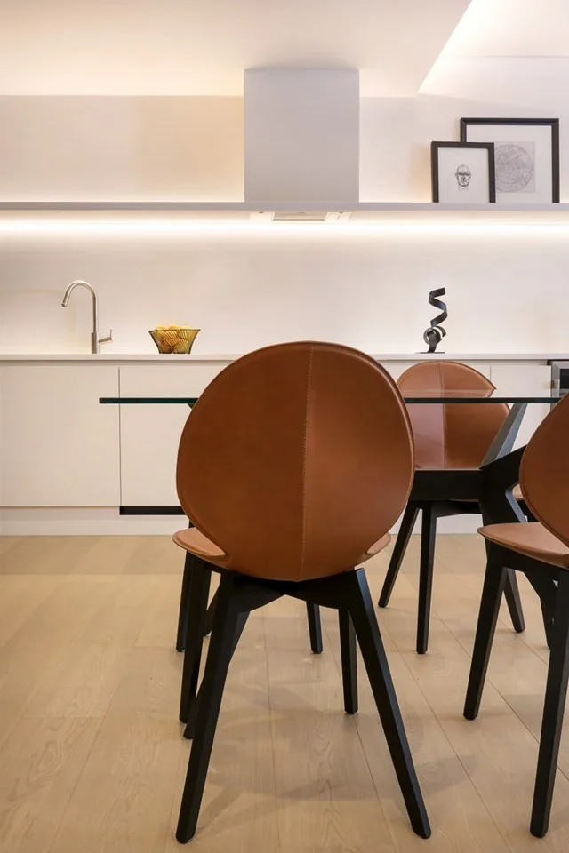 Flat Rathbone Place in City of Westminster