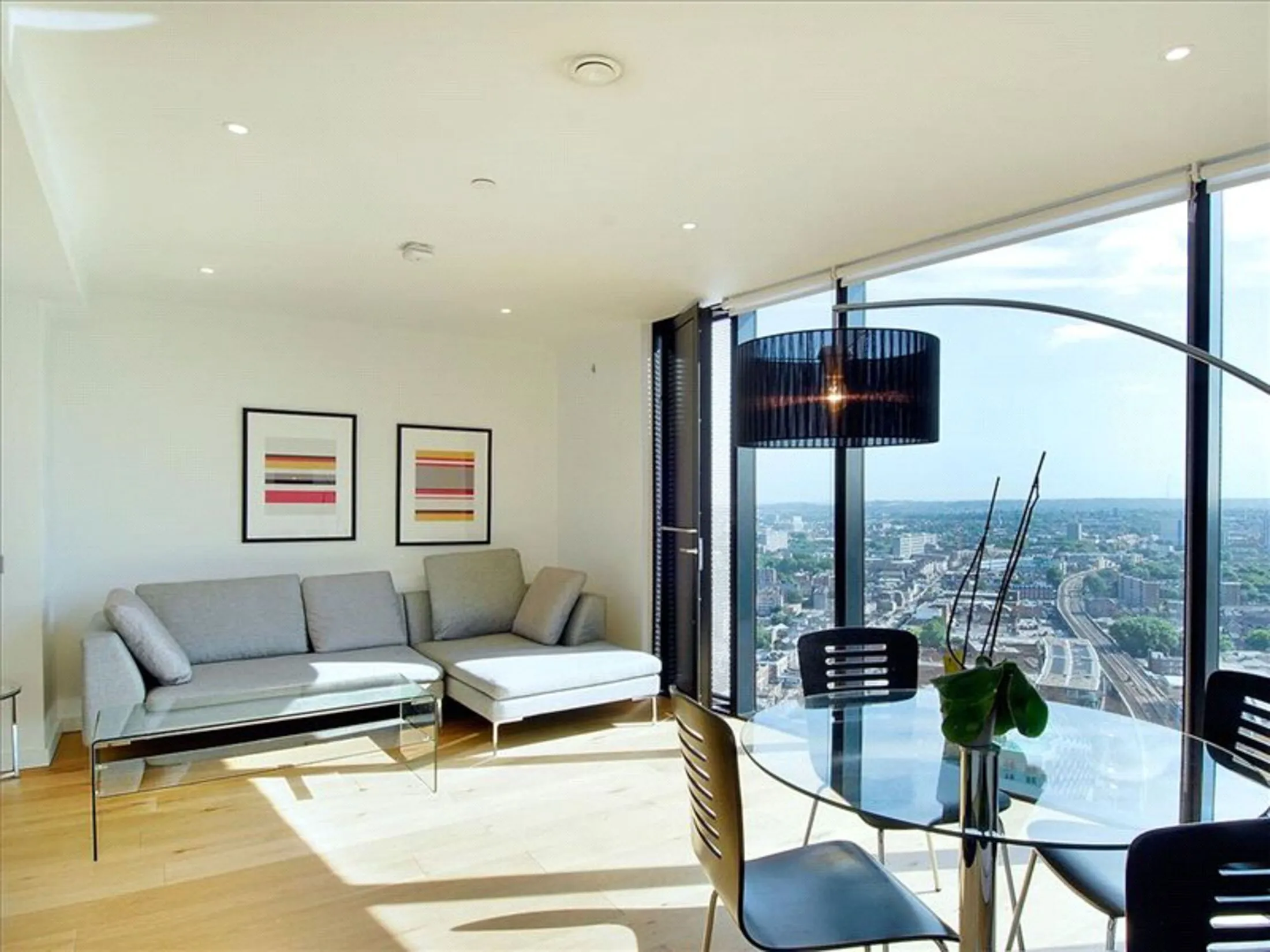 Flat Wollaston Close in Greater London
